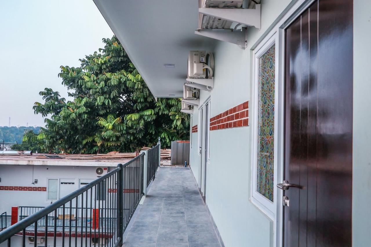 Oyo 488 Tekno Residence South Tangerang Экстерьер фото