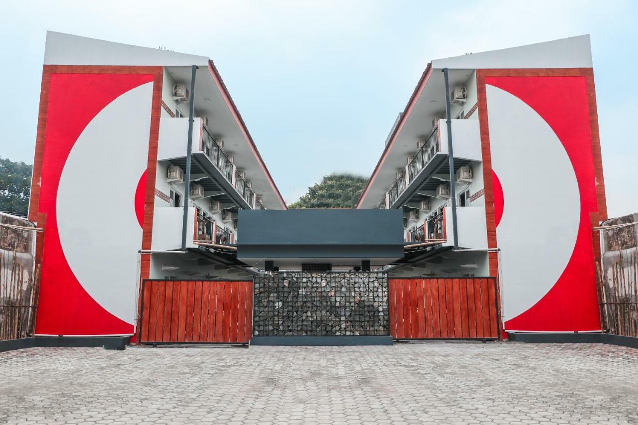 Oyo 488 Tekno Residence South Tangerang Экстерьер фото